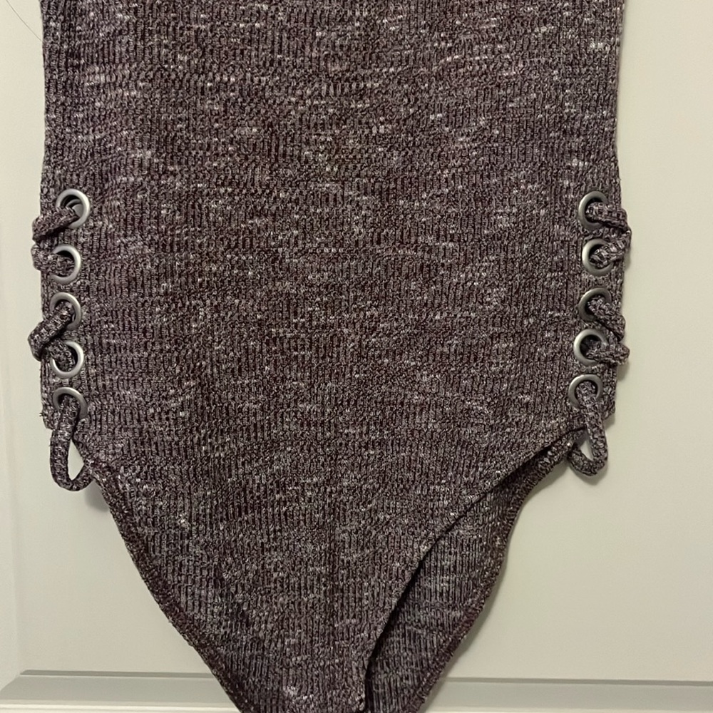 Beautiful Ribbed bodysuit - Picture 2 of 5